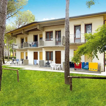Lucina Villa