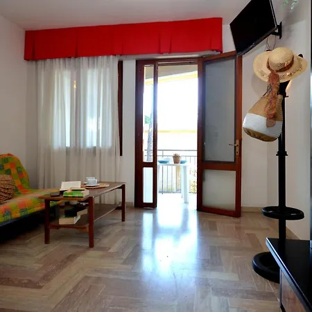 Lucina Villa